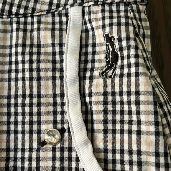 Izod of stretch black/ white/beige plaid skorts with black undershorts. Size 10. - Picture 2 of 11